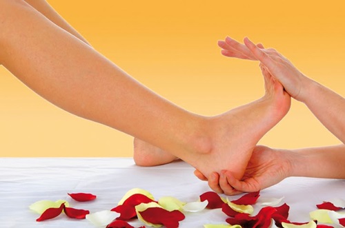 Hướng dẫn massage chân tại nhà