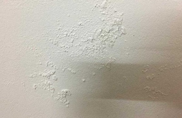 cách xử lý sơn tường bị phồng rộp